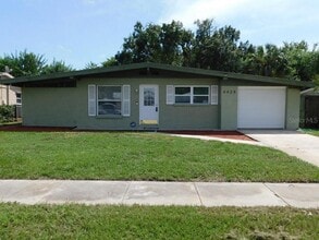 Building Photo - 4428 W Varn Ave