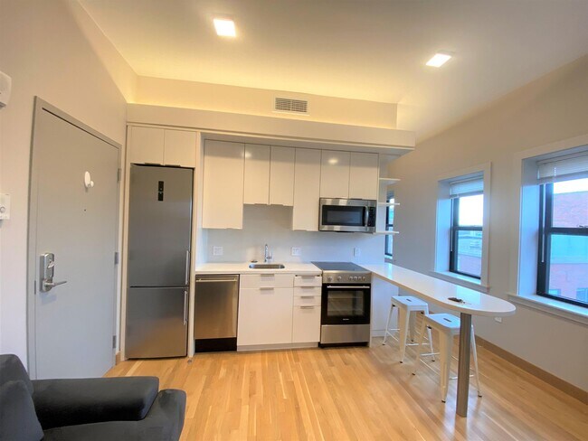 Building Photo - 115 Mt Auburn St