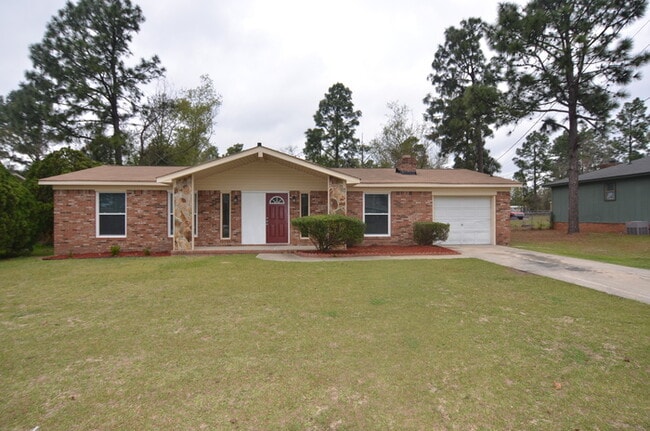 Building Photo - Ranch Style Brick Home w/ Single Car Garage