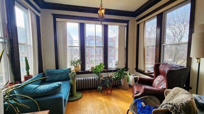 Foto del edificio - 4715 N Washtenaw Ave