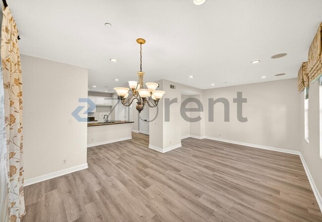 Building Photo - 4183 Vía Napoli