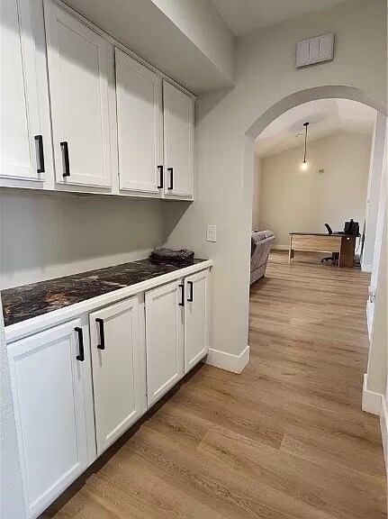 Foto del edificio - 8705 Villa Ridge Dr