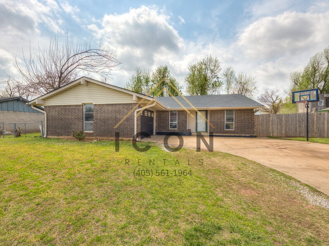 1112 W Dorchester Way, Mustang, OK 73064 House for Rent in Mustang