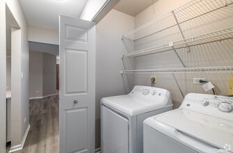 Full Size Washer & Dryer - Clover Ridge East Apartments
