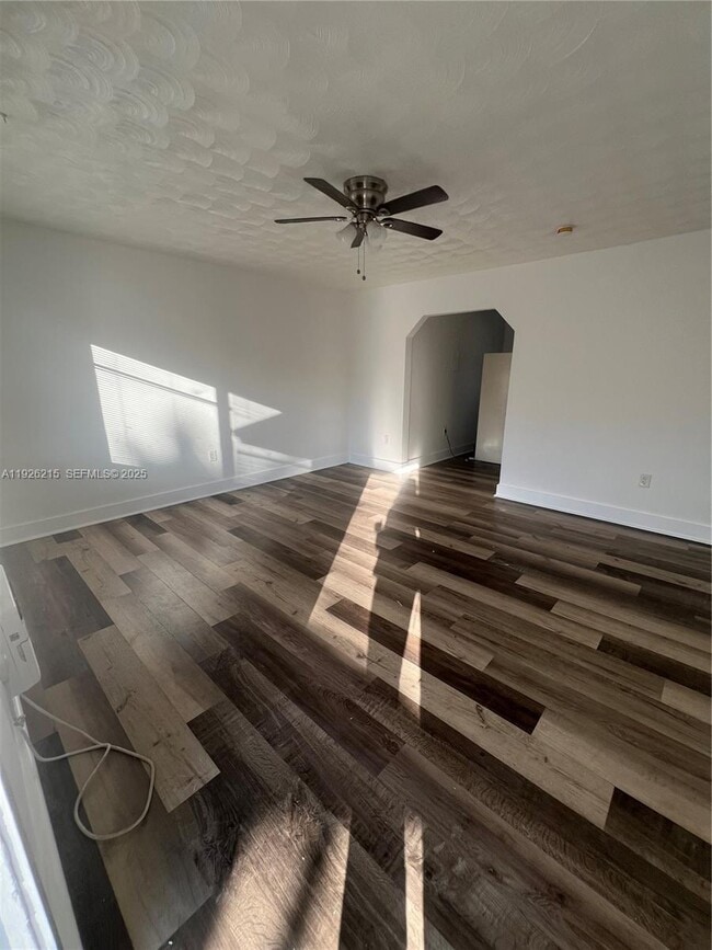 Foto del edificio - 6241 Dawson St