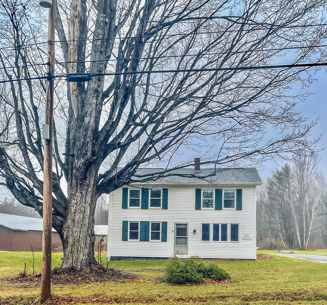 Building Photo - 1699 Main St