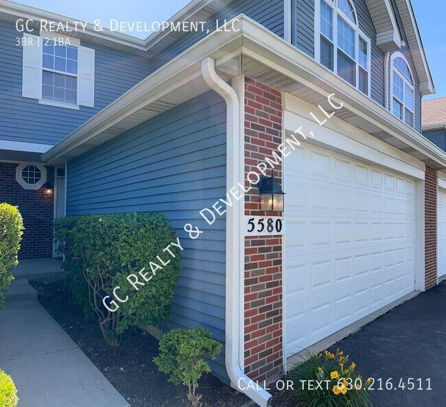 Building Photo - ***3 BEDROOMS / 2.5 BATH / FINISHED ENGLIS...