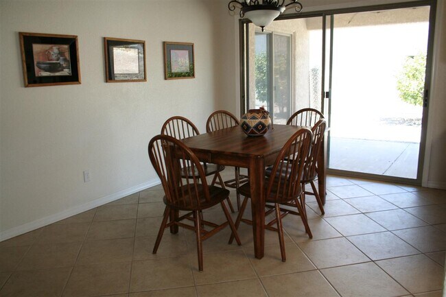 Building Photo - 2910 Swirl Dr