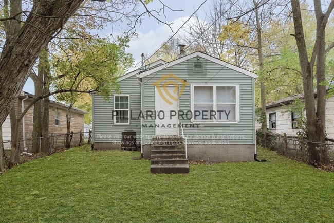 Building Photo - Updated 2 Bedroom 1 Bathroom near Riversid...