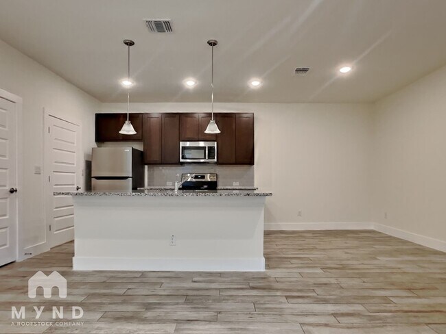 Foto del edificio - 407 Parkline Dr