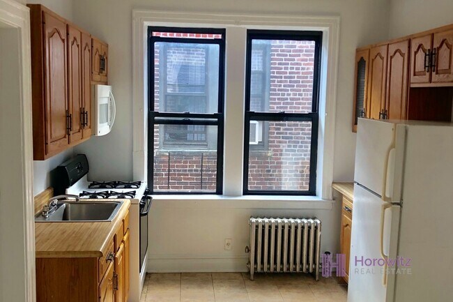 Foto del edificio - 30-46-46 45th St