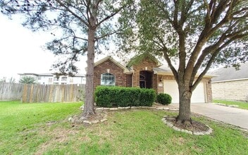 Building Photo - 25047 Lenora Dr
