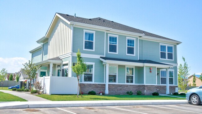 Building Photo - Sunnyvale Village