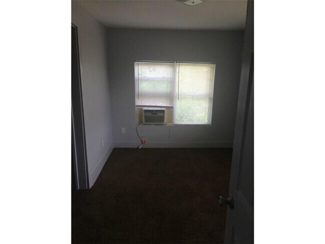 Foto del edificio - Quad; 2 bedroom, 2nd floor unit