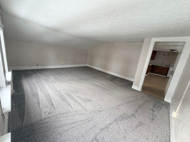 Foto del edificio - 118 W Grove St