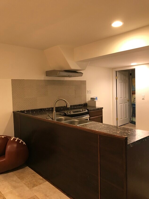 12524 Bunche Rd Unit Basement, Fairfax, VA 22030 Apartments in