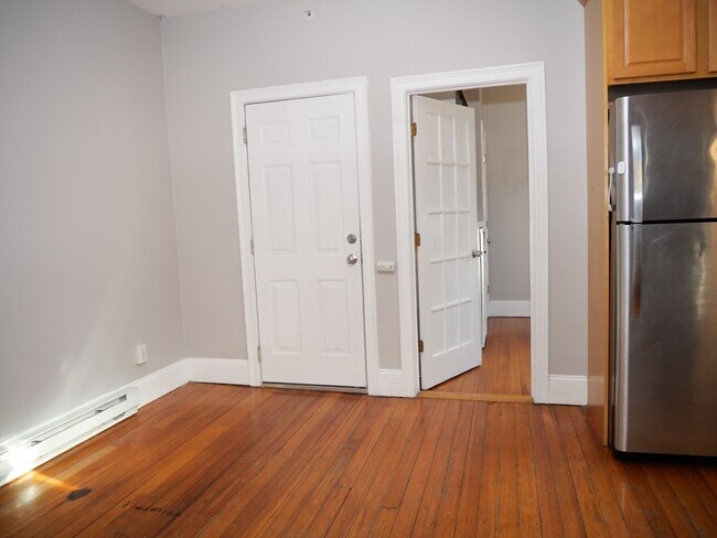 Foto del edificio - 16 Chestnut Hill Ave