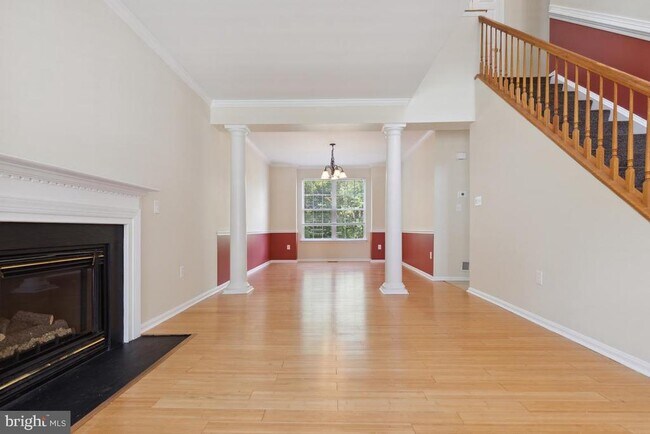Building Photo - 6178 Oaklawn Ln