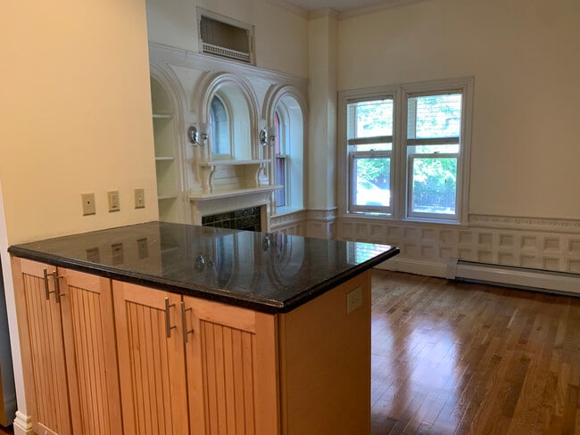 Building Photo - 195 Commonwealth Ave