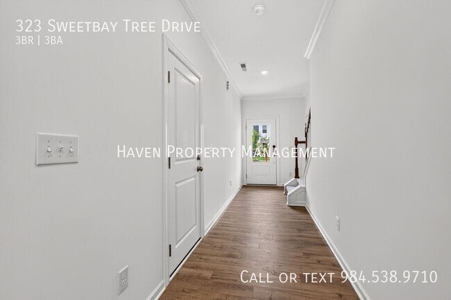 Foto del edificio - 323 Sweetbay Tree Dr