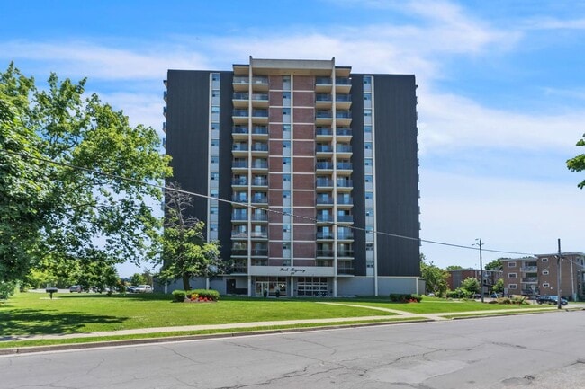 Building Photo - 175 Park Street