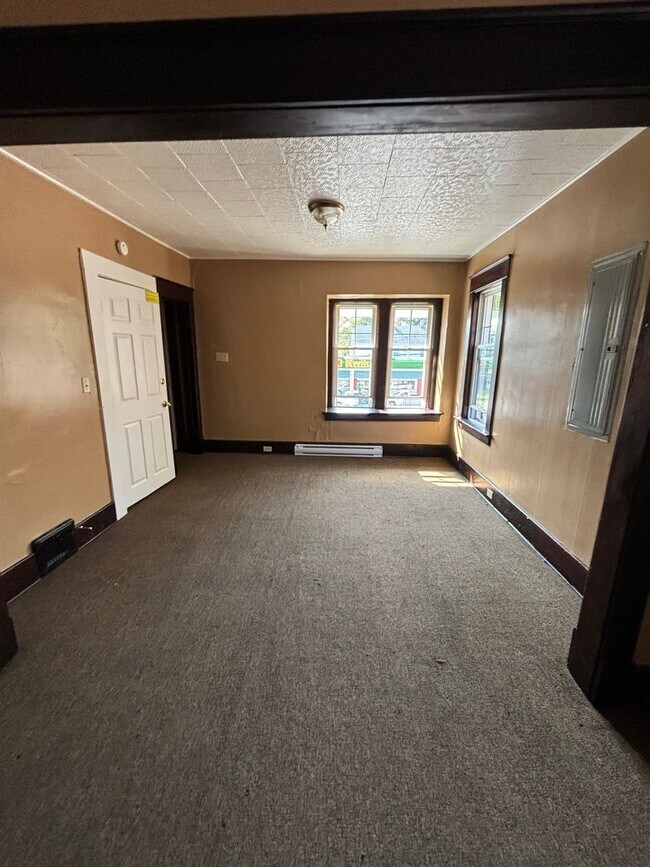 Foto del edificio - 1108 E Lake Rd