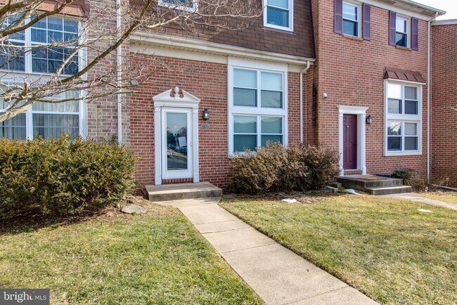 Building Photo - 3570 Lowlen Ct