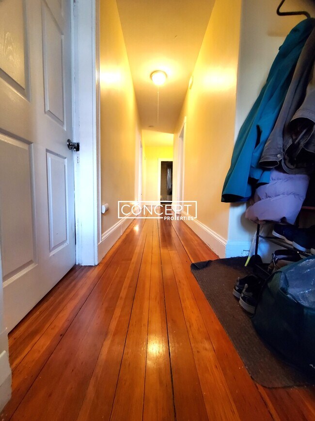 Building Photo - 2 Gilson Terrace