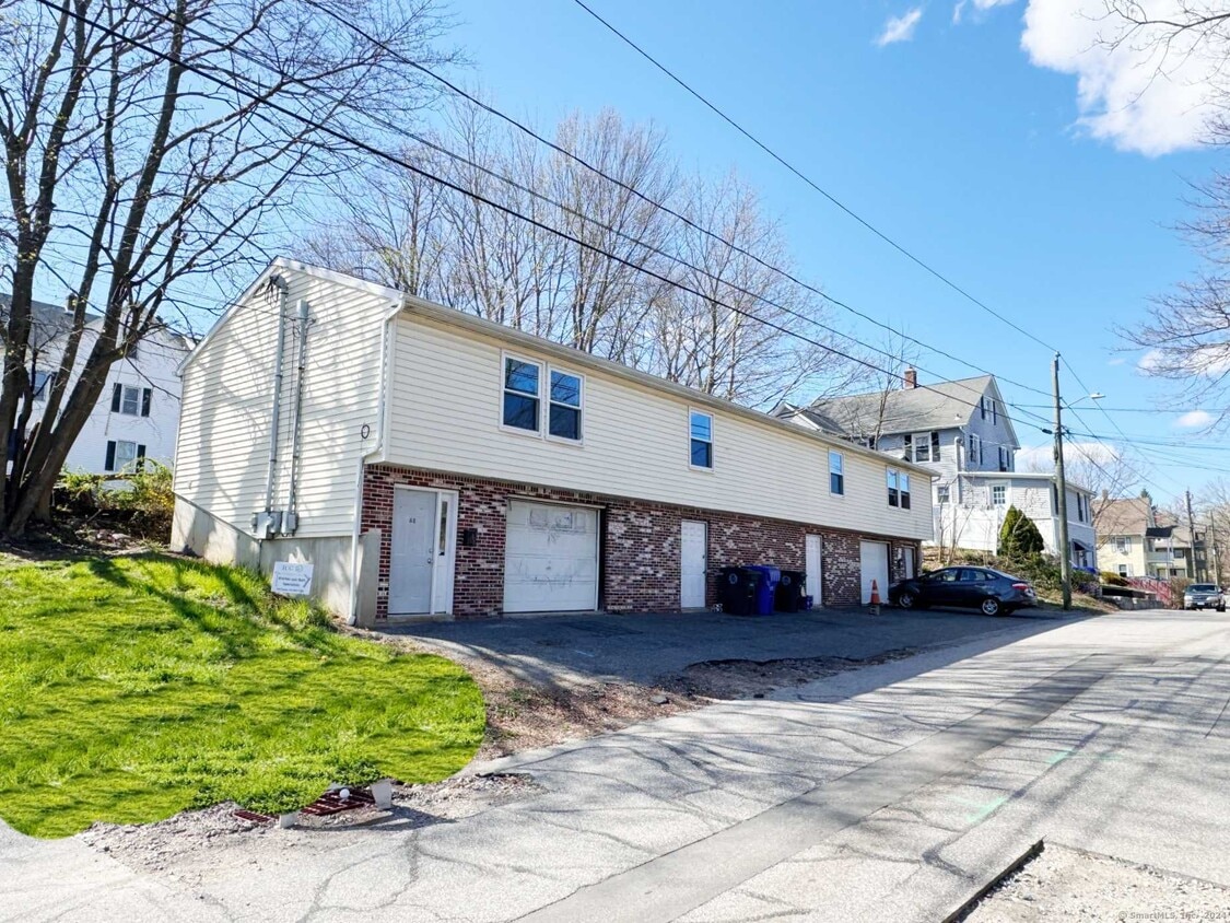 46 French St, Torrington, CT 06790 Room for Rent in Torrington, CT