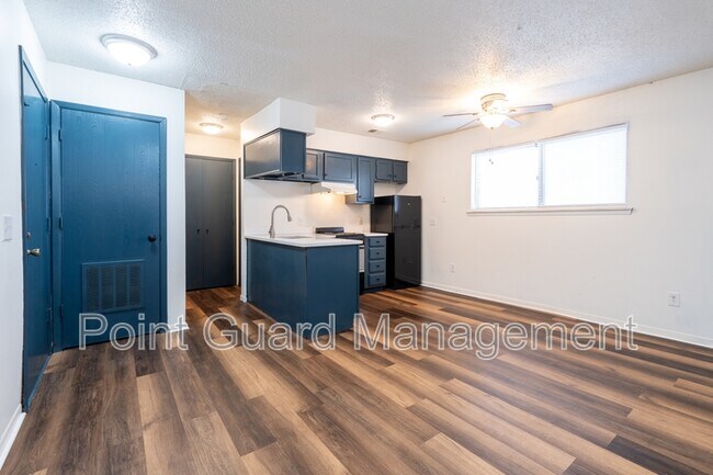 Foto del edificio - 844 N Waco Ave