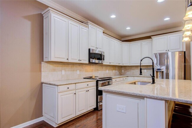 Foto del edificio - 1122 Oakcrest Dr
