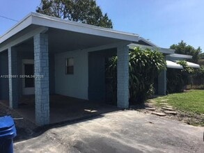 Building Photo - 1580 NW 32nd Ave