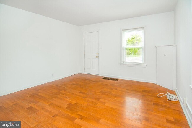 Foto del edificio - 534 Bridgeview Rd