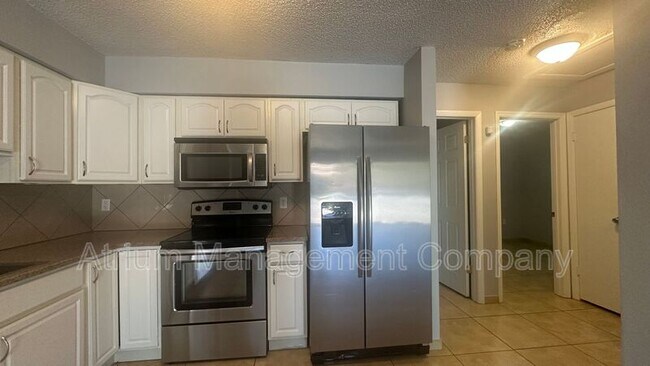 Foto del edificio - 2720 Sunrise Ct