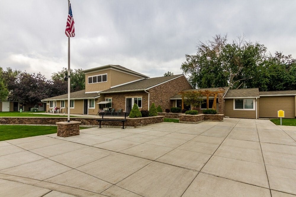 Primary Photo - 3085 Resort St