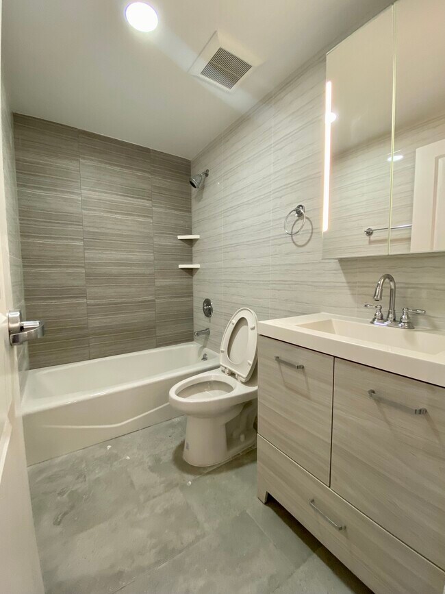 Foto del edificio - 3417 103rd St