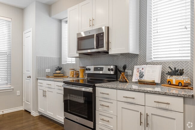 Interior Photo - The Ovilla at Legacy Square