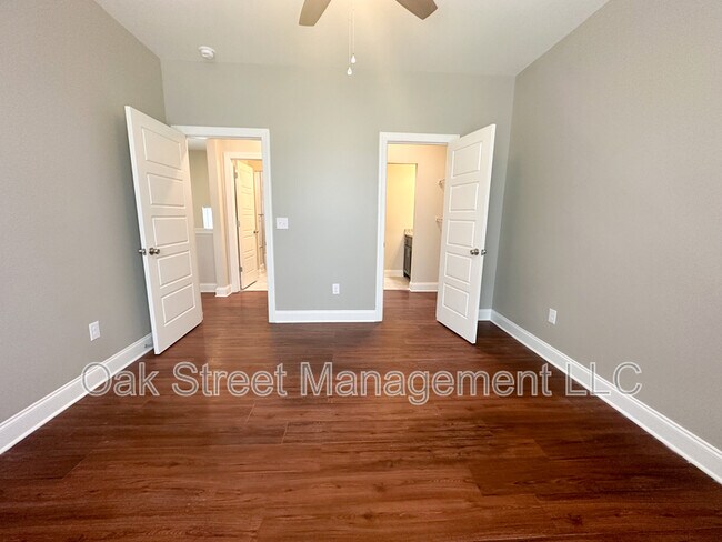 Foto del edificio - 4607 Plaza Hills Ln
