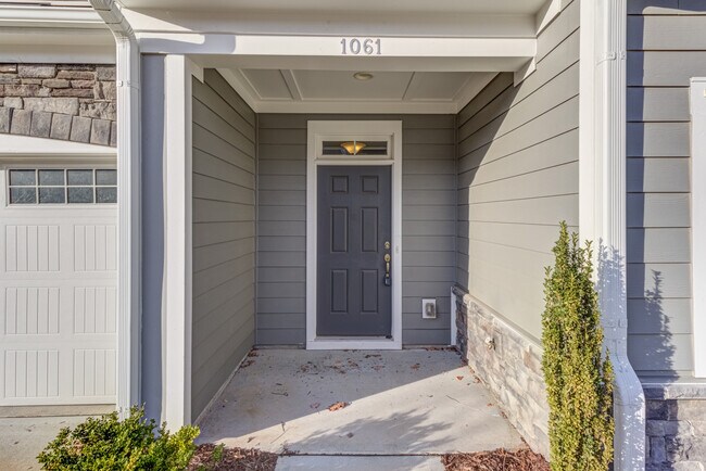 Building Photo - 1061 Midvale Ave
