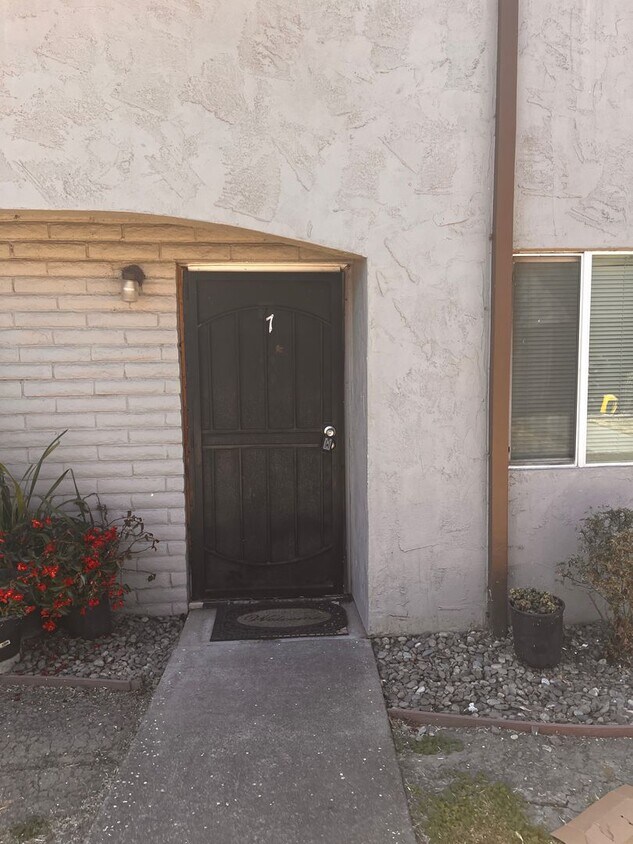 Foto principal - 1224 Dana Dr