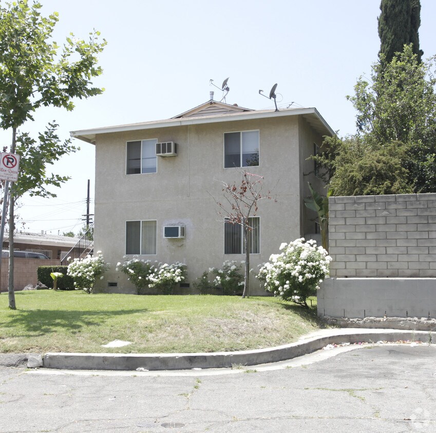Foto del edificio - 7227 Lemp Ave