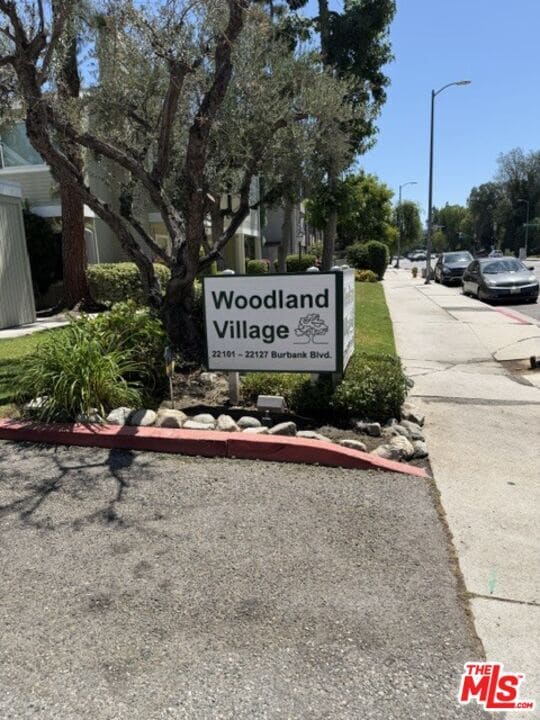 Building Photo - 22123 Burbank Blvd