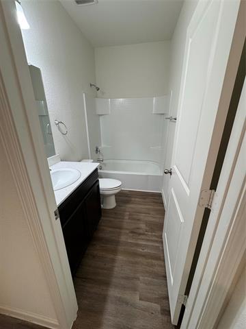 Foto del edificio - 812 Cherry Blossom St