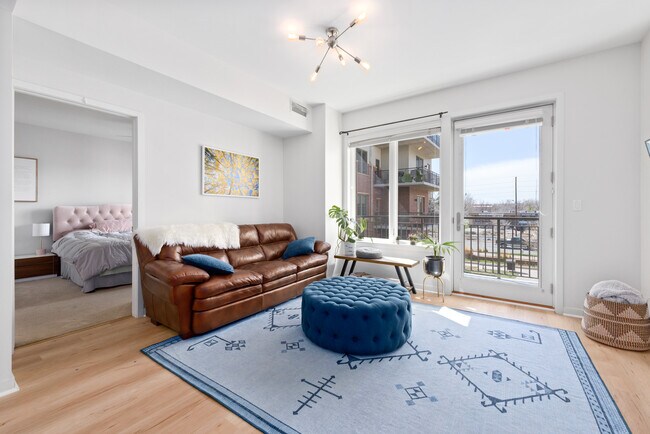 Sala de estar - 3601 Arapahoe Ave