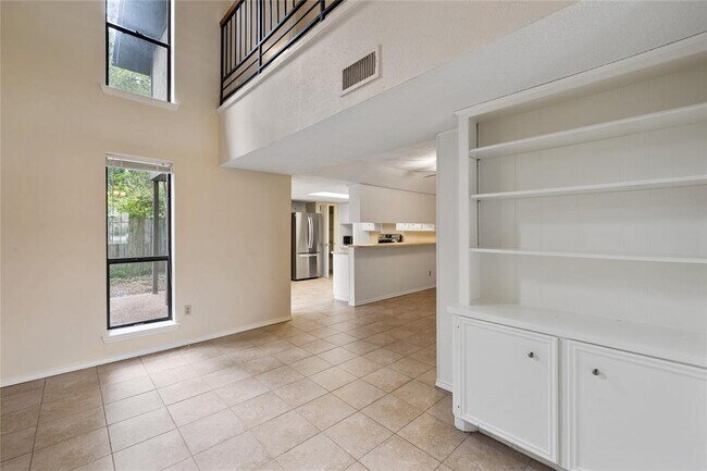 Foto del edificio - 4010 Cima Serena Dr