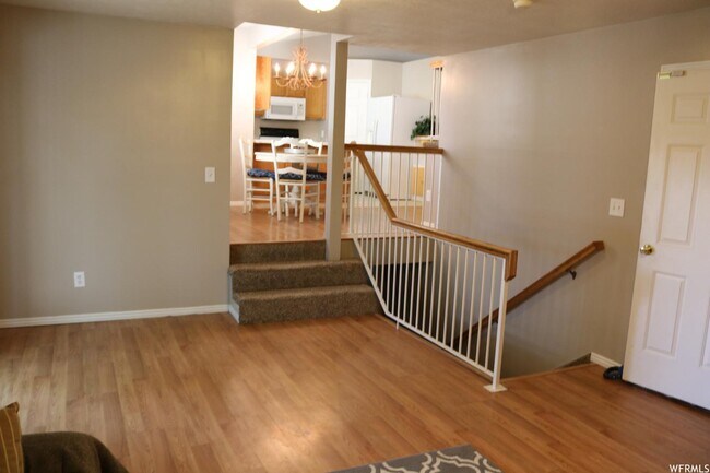 Foto del edificio - 3217 Ivy Park Dr