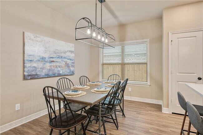 Foto del edificio - 4 Bedroom, 2 Bath in Dove Crossing Subdivi...