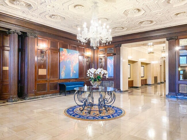 Foto del edificio - 350 N Meridian St Unit 804