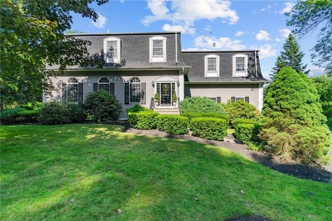 Foto del edificio - 80 Howland Rd