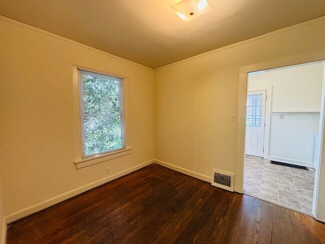 Foto del edificio - 2 Bedroom 1 Bath Duplex